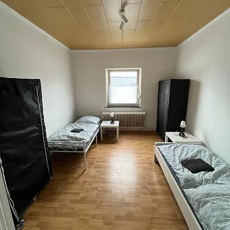 Apartamento Bahnhofsnahe Personalunterkunft In 2 *