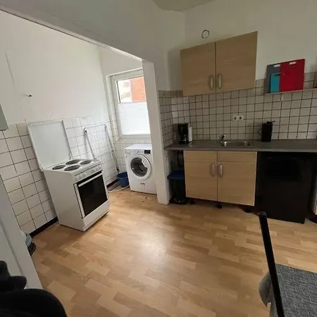 Apartamento Bahnhofsnahe Personalunterkunft In 2 *